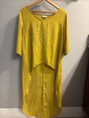 Sweet Pea Yellow High-Low Tunic Top